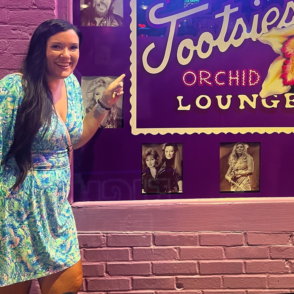 Meet your Posher, Adrienne